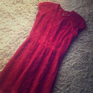 Old Hollywood Glam cocktail dress by Dolce Vita.